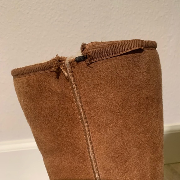 Tall tan UGG boots. Size 8. - Picture 6 of 6